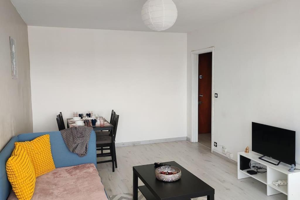Charmant Appartement Proche Melun Centre Ville Exterior photo